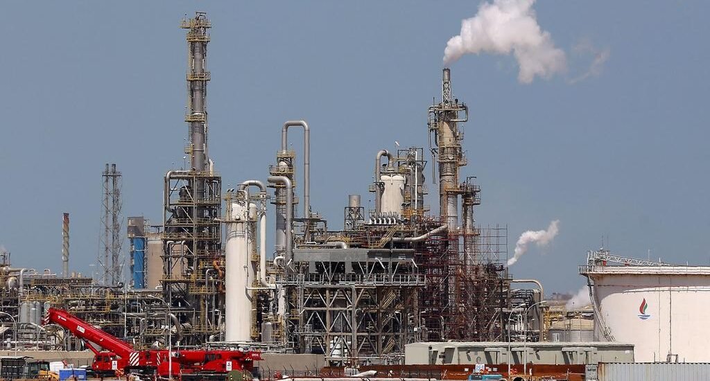 Pakistan Petroleum Industry Faces Imminent Collapse: Urgent Warning to Prime Minister Shehbaz Sharif