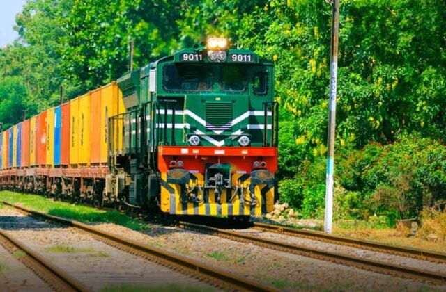 Pakistan Railway announces massive increase in fares