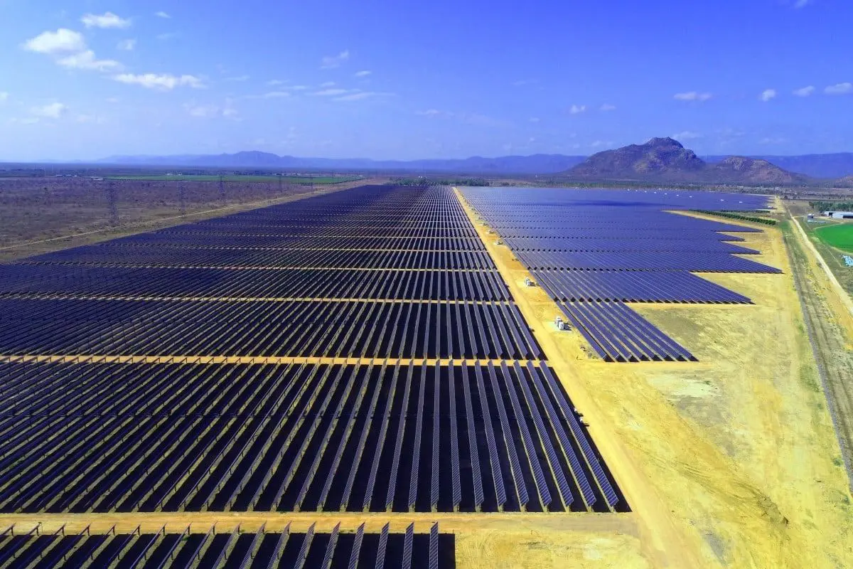 Australia Approves World’s Largest Solar and Battery Farm for Green Energy Export to 1 Singapore