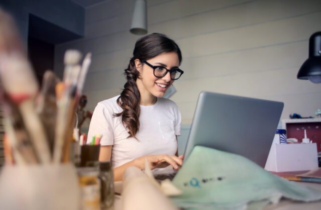 Generative AI in 2024: Revolutionizing the Gig Economy and Side Hustle Landscape