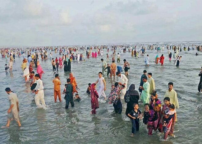 Karachi Administration Imposes Ban on Beach Visits Due to Arabian Sea Cyclone