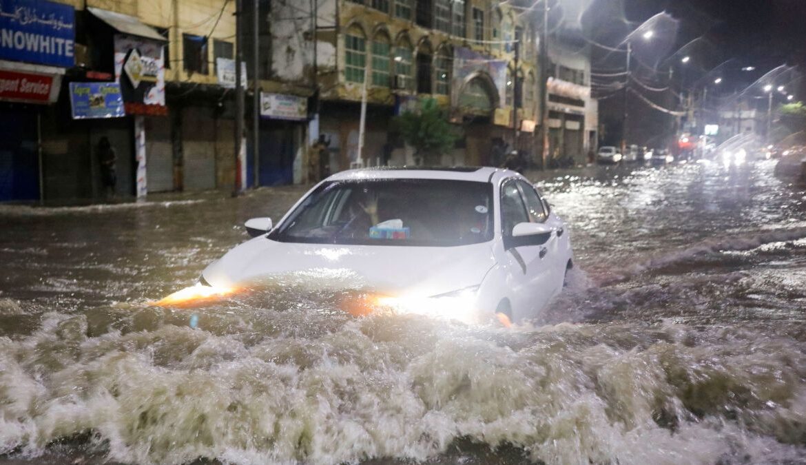 Karachi weather update: Heavy rainfall expected from Tuesday