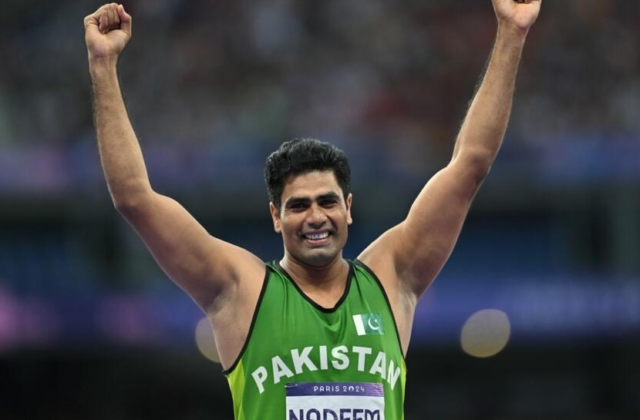 WATCH: Arshad Nadeem Receives Historic Gold Medal at Paris Olympics 2024