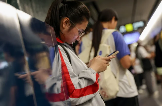 Australia to Implement Age Restrictions for Children on Social Media 2024