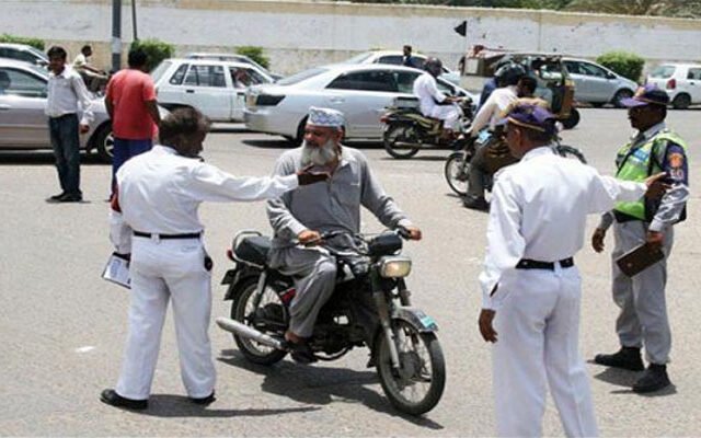 Bikers without helmet to pay Rs 2,000 fine