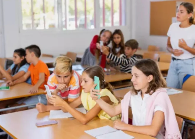 California Schools Implement Smartphone Restrictions Under New Legislation 2024