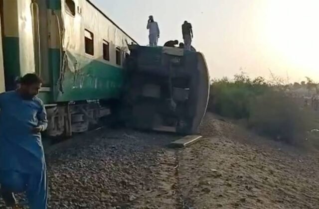 Train Operations Suspended as Sir Syed Express Derails Near Rohri 2024