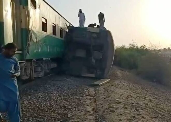 Train Operations Suspended as Sir Syed Express Derails Near Rohri 2024