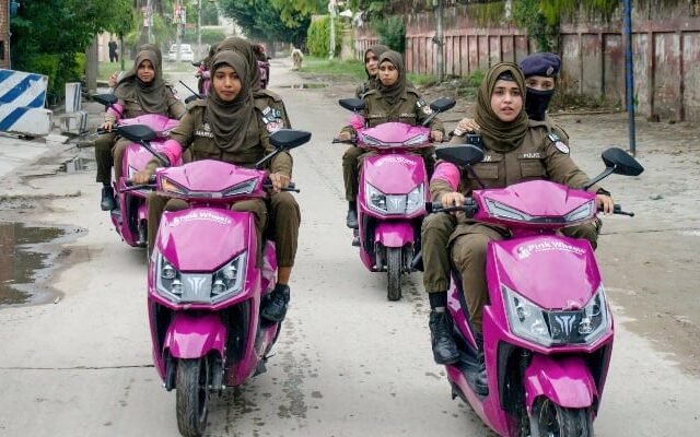 Women Ride Pakistan’s Economic Crisis into the Workplace