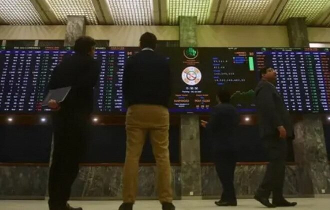 KSE-100 Index Recovers, PSX Closes Up After Volatile Day