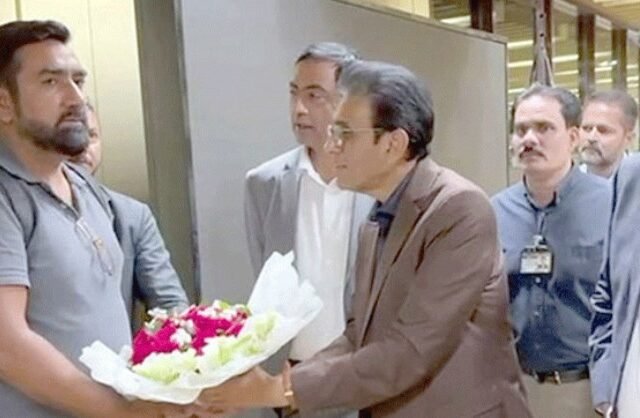 Pakistani Nationals Safely Evacuated from Lebanon, Arrive in Karachi 2024