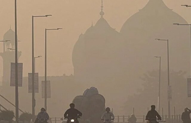Lahore Faces Extreme Air Pollution, Reaches 609 AQI