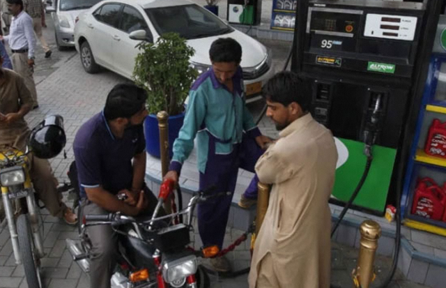IMF Program Restricts Petroleum Price Relief in Pakistan