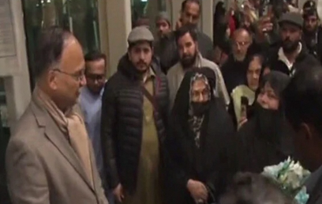 Syria Evacuation: Over 300 Pakistanis Return Safely Amid Ongoing Crisis