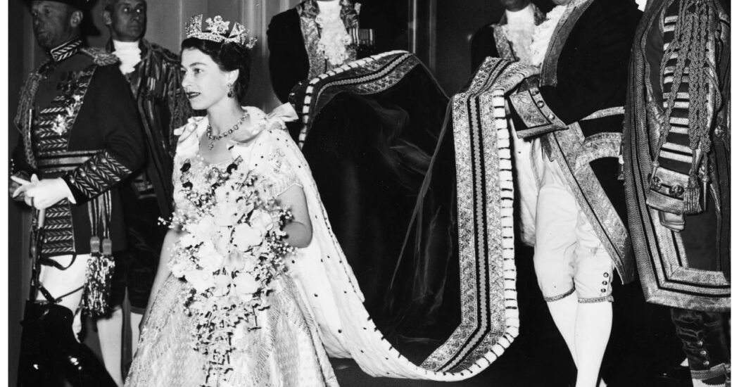 Why Queen Elizabeth used to wear coronation crown during bath time? King Charles reveals