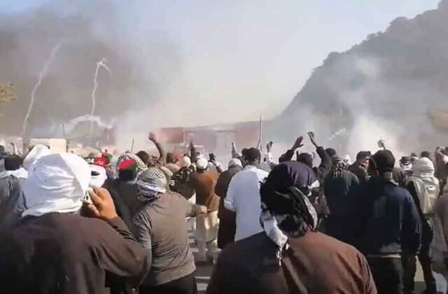 Afghan migrants in PTI protests