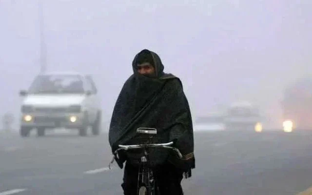 Karachi Braces for Strong Winds and Morning Fog