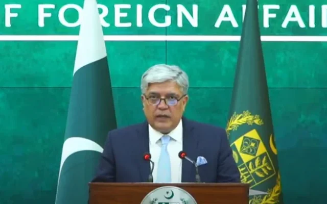 Pakistan Optimistic on Resumption of US Aid After Trump Orders 90-Day Halt