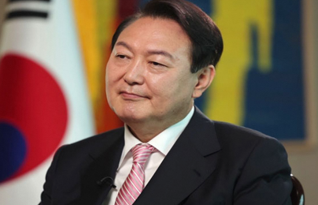 South Korean Authorities Attempt to Arrest Impeached President Yoon Suk Yeol