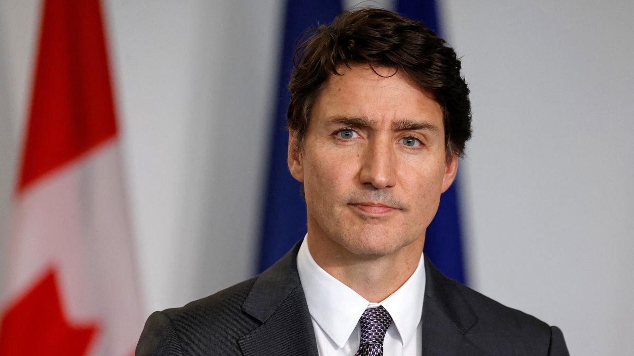 Canadian Prime Minister Justin Trudeau announces sudden resignation