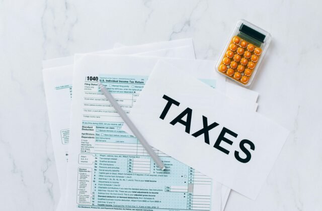 Salaried class becomes third-largest contributor to the Pakistan's revenue in FY 2023-24