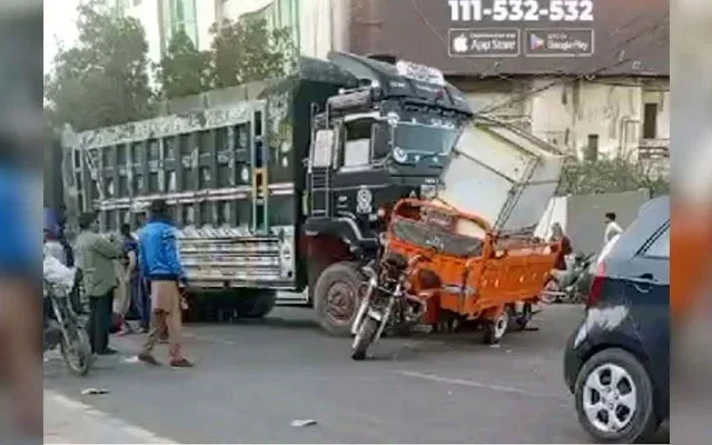 Karachi Grapples with Rising Traffic Accidents: A Growing Concern for Authorities