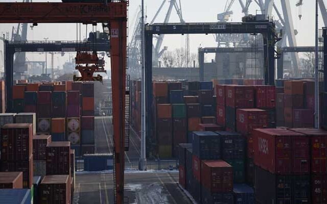 Pakistan and Bangladesh Resume Direct Trade After Decades