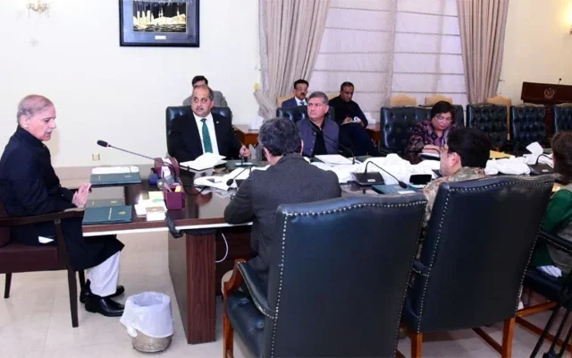 Pakistan’s Solar Energy Policy to Remain Unchanged: PM Shehbaz Reaffirms Commitment to Renewable Transition
