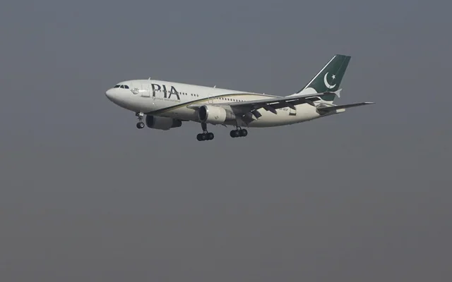 A Close Call: PIA Aircraft Lands Safely Despite Missing Rear Wheel