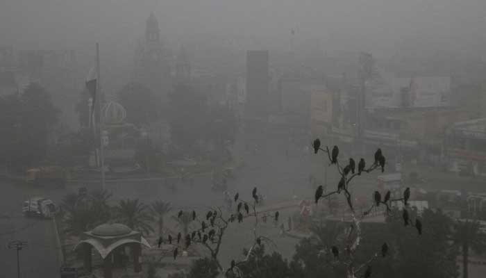 Record-Breaking Smog 2025 Season Choking Now a days