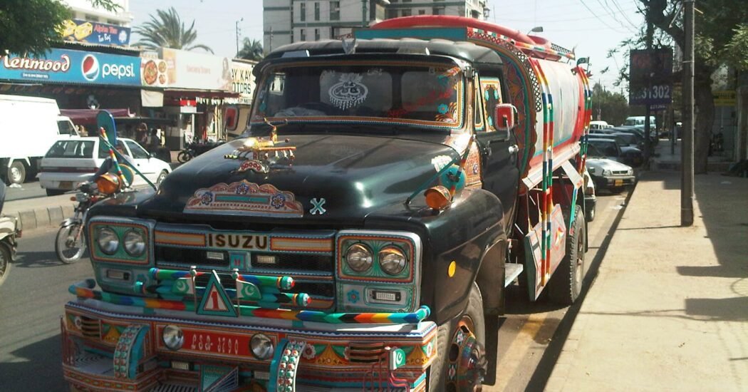 Water Tanker Crushes Pregnant Woman, Husband, and Unborn Baby to Death in Karachi