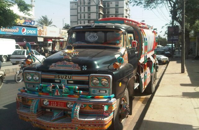 Water Tanker Crushes Pregnant Woman, Husband, and Unborn Baby to Death in Karachi