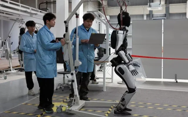 China's AI-Powered Humanoid Robots Aim to Transform Manufacturing