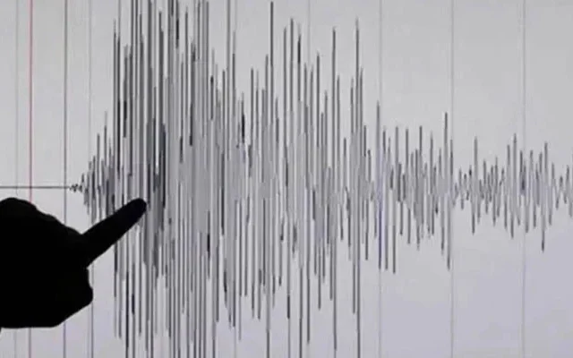 4.7-Magnitude Earthquake Jolts Peshawar
