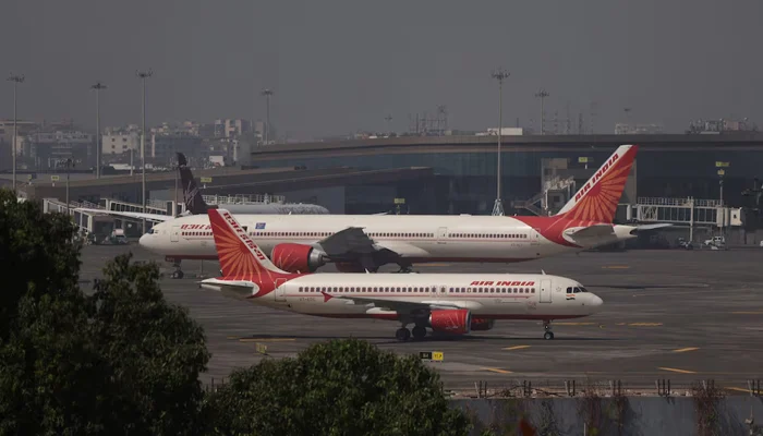 Air India Dreamliner Returns to Hong Kong After Mid‑Air Technical Issue