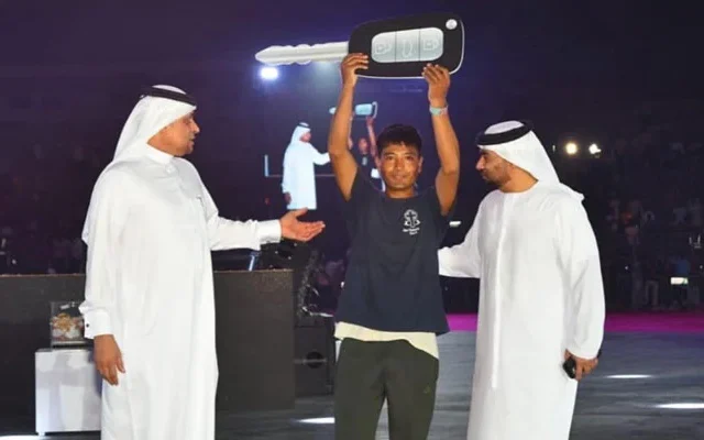 Eid Extravaganza: Pakistani, Indian Workers Celebrate with Cars and Gold in Dubai