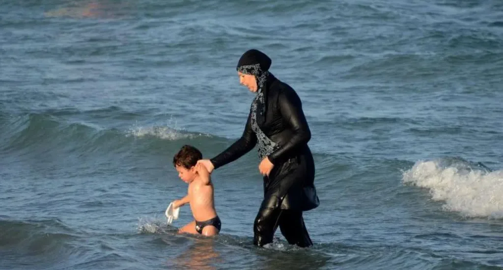 Syria Makes Burkinis at Beaches Mandatory, No Indecent Clothes Allowed
