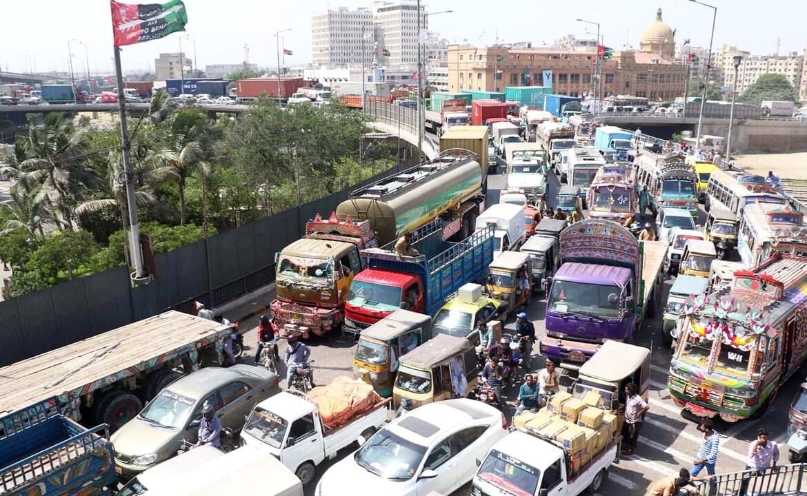 Karachi Announces Two-Day Ban on Heavy Vehicles