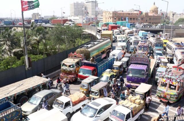 Karachi Announces Two-Day Ban on Heavy Vehicles