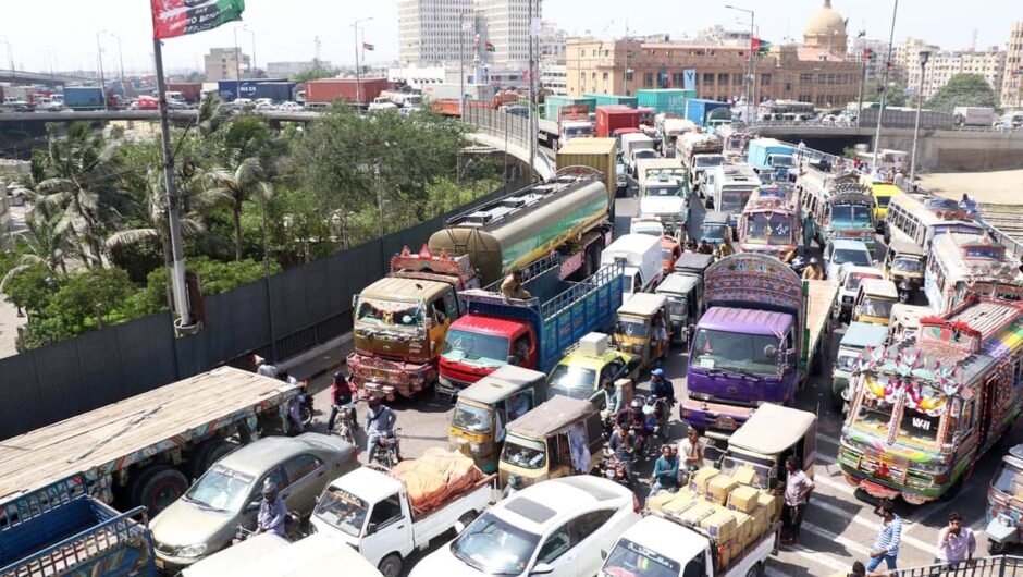 Karachi Announces Two-Day Ban on Heavy Vehicles