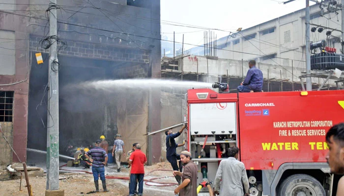 Massive Fire Erupts at New Karachi Factory