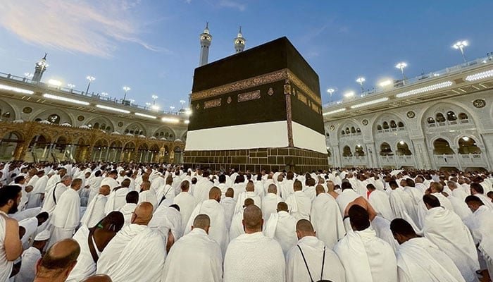 Saudi Arabia Allows Holders of All Visa Types to Perform Umrah