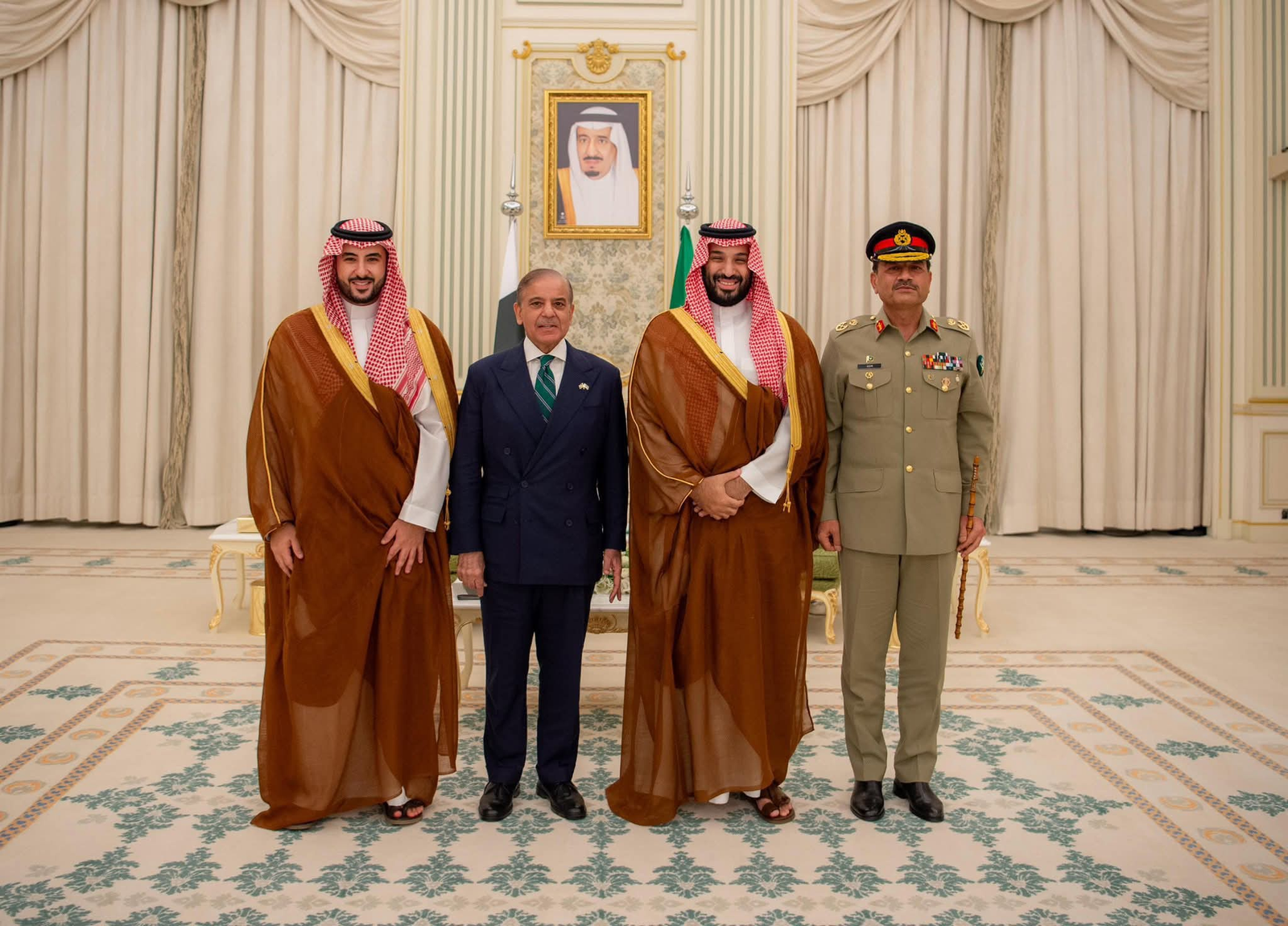 PM Shehbaz Meets Saudi Crown Prince Alongside Field Marshal Asim Munir