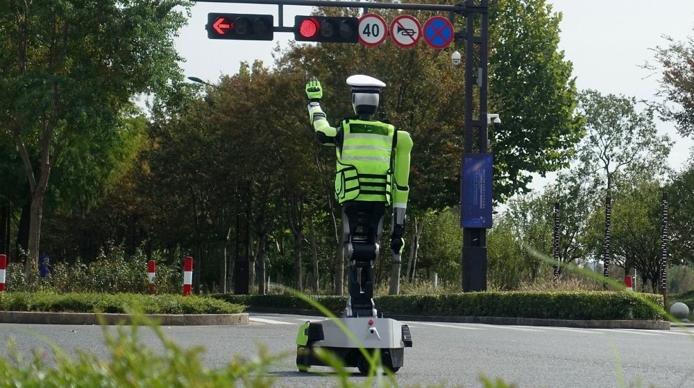 Robotic Traffic Enforcement: Karachi Deploys Robotic Patrols for High-Tech Traffic Enforcement