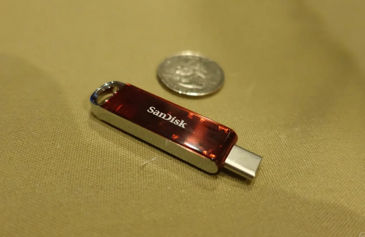 SanDisk Debuts World's Smallest 1TB USB-C Flash Drive
