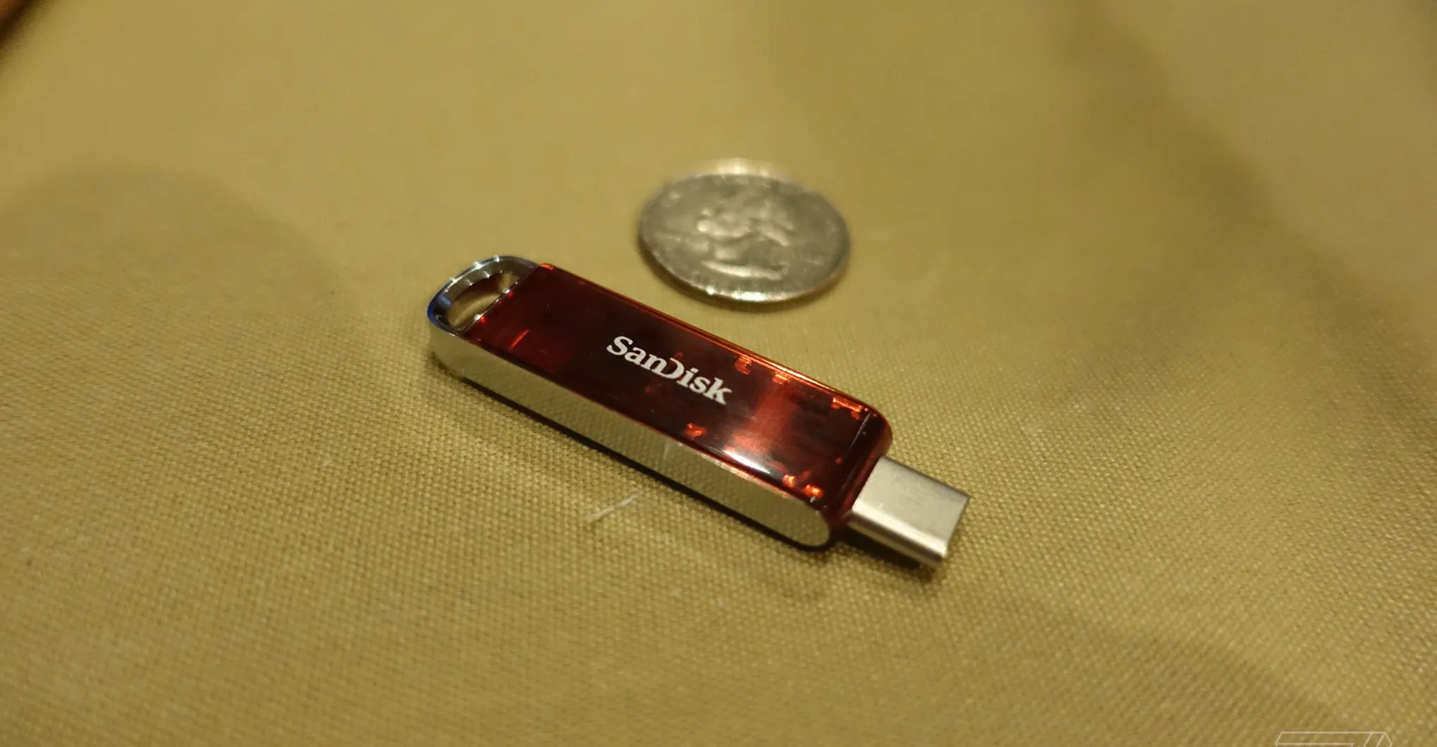 SanDisk Debuts World’s Smallest 1TB USB-C Flash Drive