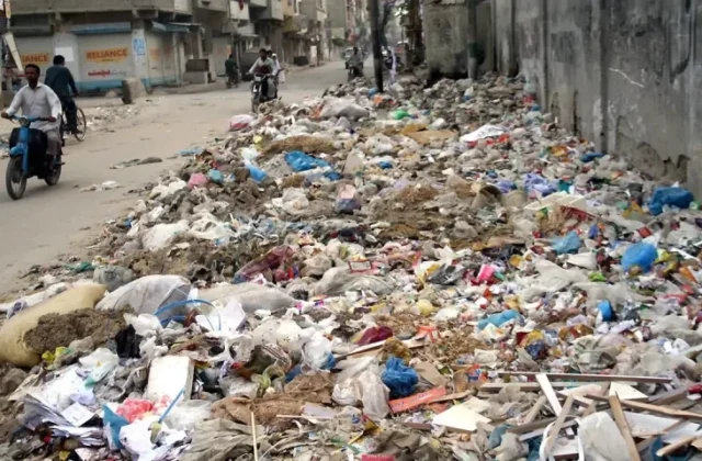 Karachi Waste Management: Karachi's Mounting Garbage Crisis Reaches Critical Levels
