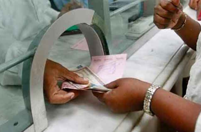 Banks to Remain Open for Extended Hours on Saturday to Facilitate Tax Payments