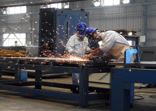 Pakistan’s Large-Scale Manufacturing Grows 5% in First Half of FY26