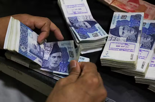 Pakistan Bank Deposits Rise 18.2% to Rs. 36.6 Trillion Despite Weak Lending Growth